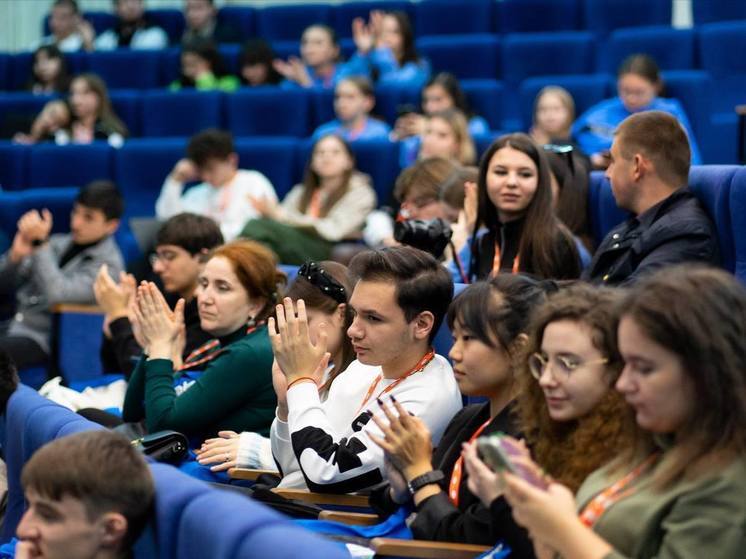 Более пятисот демобилизованных бойцов приобщились к патриотическому воспитанию молодежи в ДНР