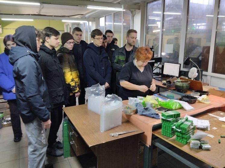 Студенты Серпухова посетили инструментальный завод