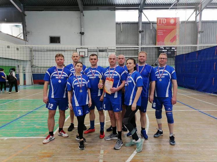 В Новгороде прошли соревнования по волейболу среди сотрудников госорганов