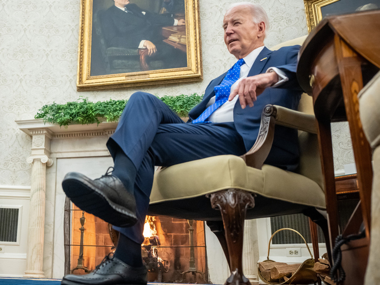 Шансы престарелого президента США с плохой памятью победить Трампа бледнеют