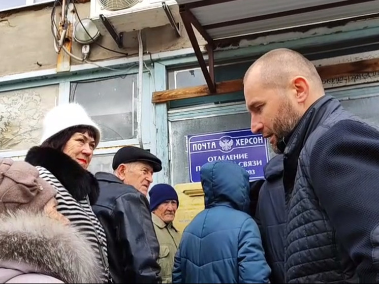 Глава Каховского округа продолжает встречаться с местными жителями