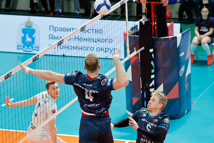 Fakel volleyball players from the Yamal-Nenets Autonomous Okrug lost to the current champion