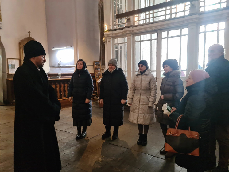 В Смоленске состоялась экскурсия по Свято-Успенскому кафедральному собору