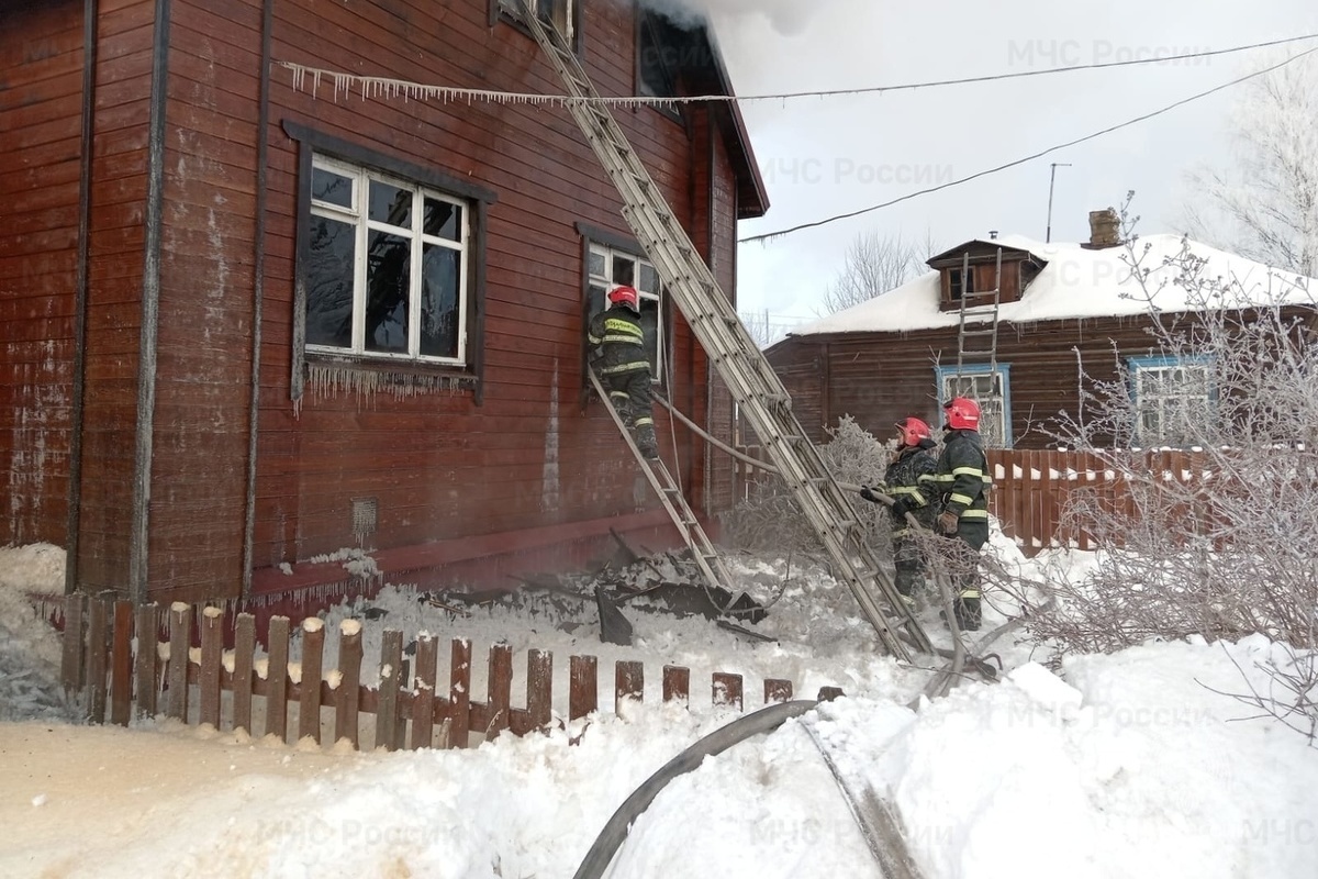 Костромские огнеборцы оперативно ликвидировали пожар в Макарьеве