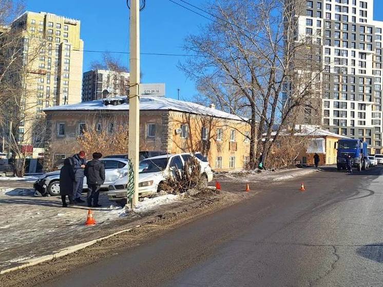 В Иркутске в ДТП за неделю пострадало 14 взрослых и три ребёнка