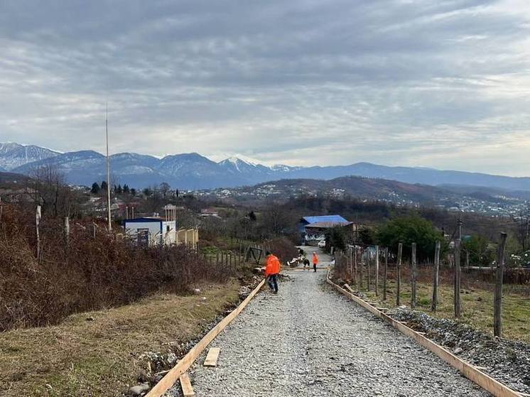 В Сочи планируют завершить ремонт дорог к началу летного сезона