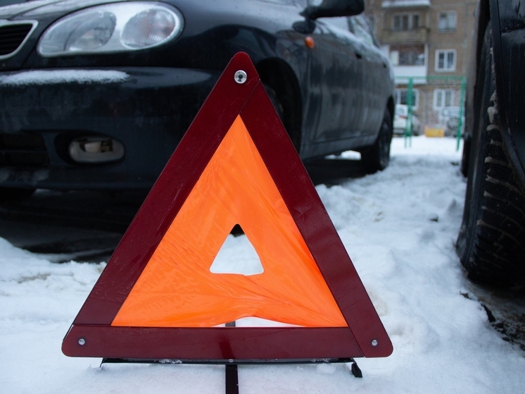 В Туле на улице Островского попали в ДТП автобус и грузовик КамАЗ