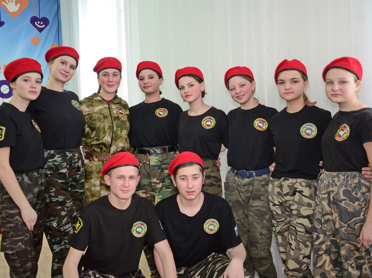 В Алтайском крае воспитанники военно-патриотического отряда получили новую форму