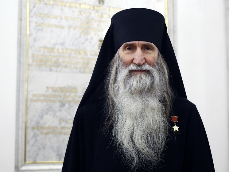 Mash: телефонные мошенники обманули ставшего монахом первого советника Ельцина Валерия Буркова