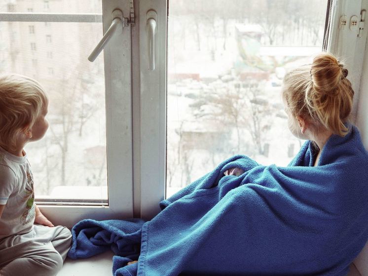 Родители могут оставлять школьников дома из-за гололеда в Воронеже