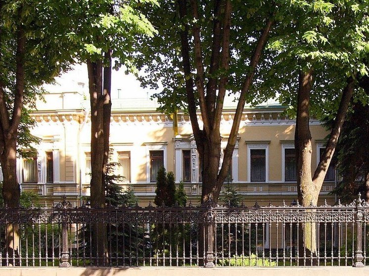 Песков: судьба бывшего здания посольства Украины будет решаться в интересах РФ