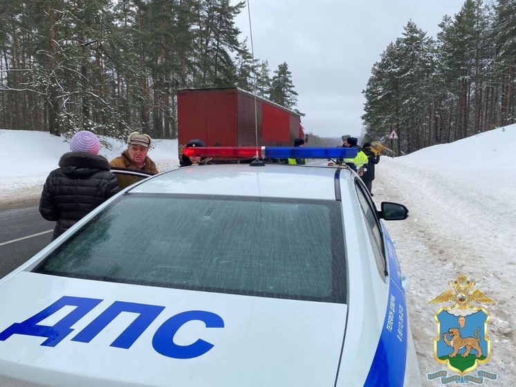 В автобусе, который попал в ДТП в Пушкиногорском районе, находилось 23 человека