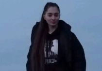 Накануне пропавшая студентка Анна Цомратова вместе с младшим 15-летним братом в составе сборной поехала в Дагестан, в Каспийск, на соревнования
