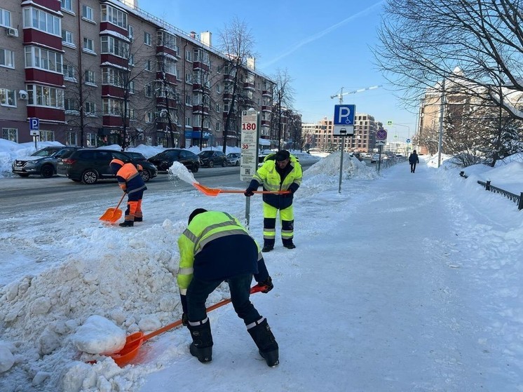 В Вахитовском и Приволжском районах Казани на 87% расчистили дворы