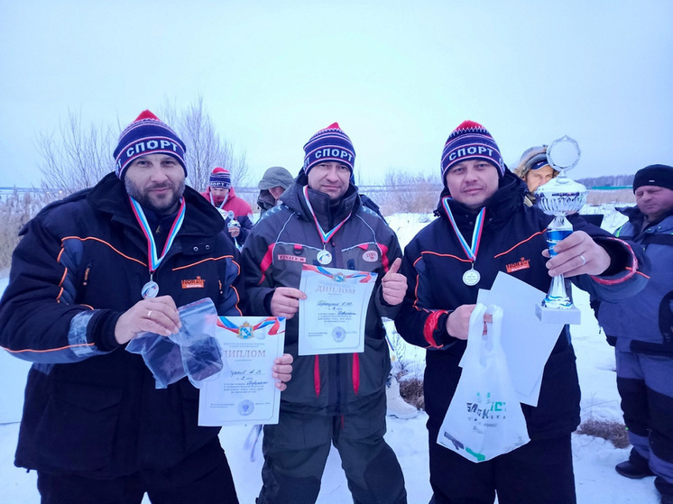 В Курской области 12 команд поучаствовали в чемпионате по ловле рыбы на мормышку