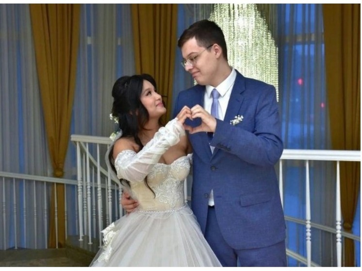 Красавица из Мьянмы и русский парень поженились в Новосибирске