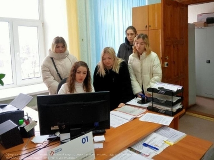 Губернатор Орловской области поручил предлагать работу каждому школьнику и студенту