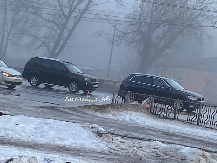 В Курске у ГАУ ДТП с двумя авто перегородило одну из полос