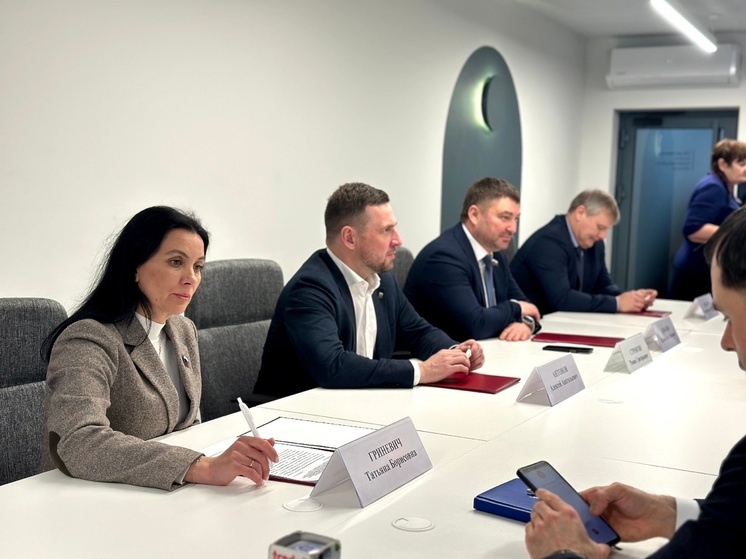 Татьяна Гриневич подписала соглашение о сотрудничестве с Общественной Палатой Нижегородской области