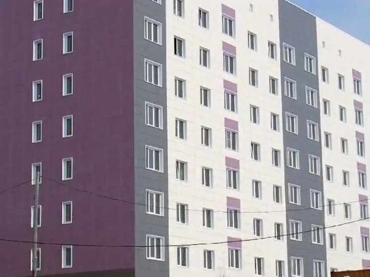 В Корсакове завершается строительство дома для переселенцев из авариек