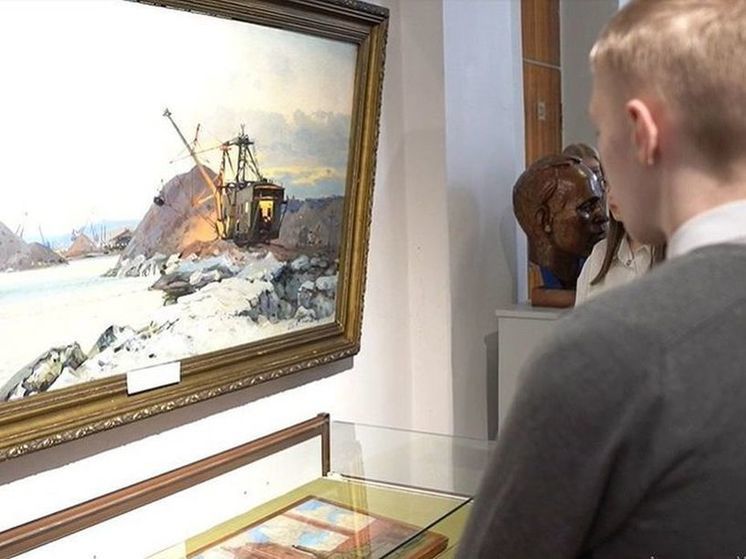 «Астрофизиков Сибири» покажут школьникам в Иркутском художественном музее