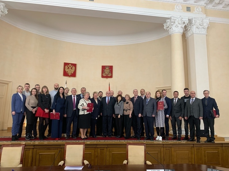  Общественная палата Смоленской области подписала ряд Соглашений  сотрудничествев сфере общественного наблюдения за выборами  президента РФ
