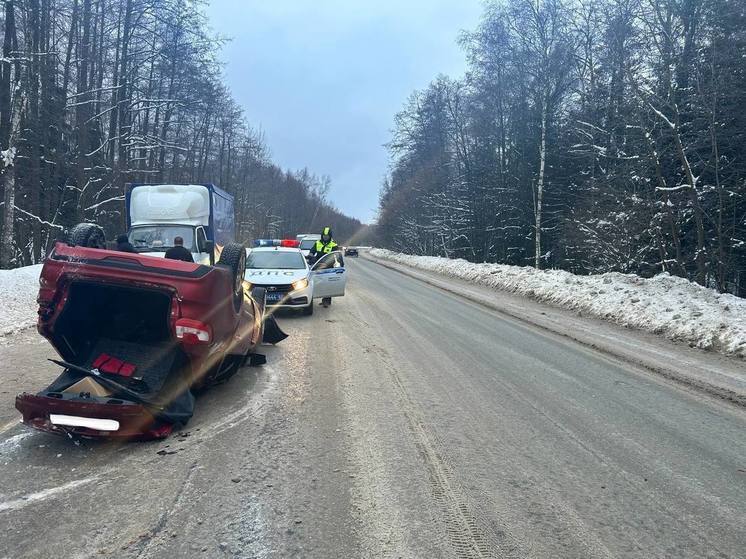 Под Рязанью опрокинулась Lada, пострадали женщина и 16-летний подросток