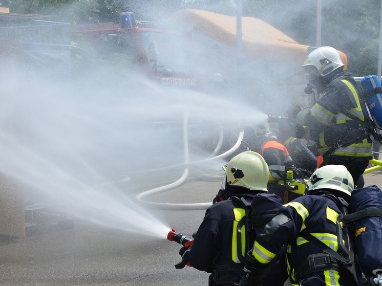 В Геническе прошли пожарные учения на базе здания Арбитражного суда