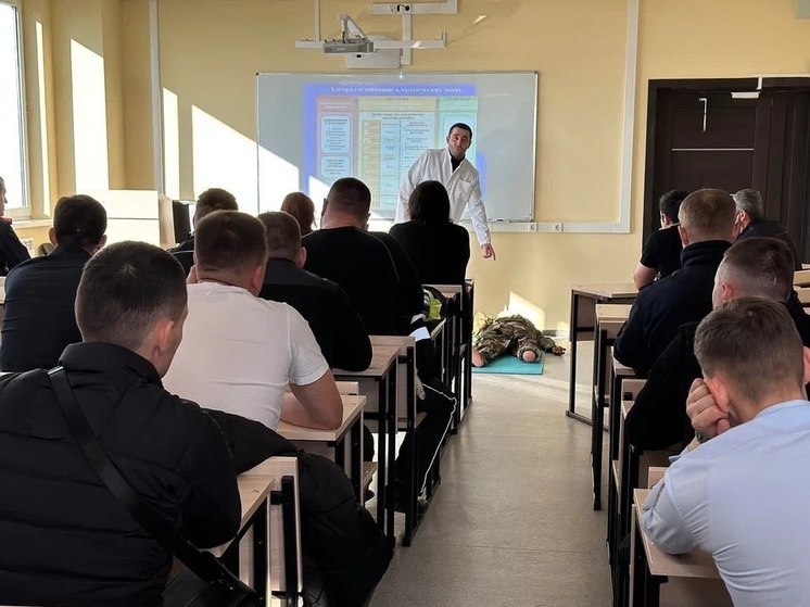 Офицеры МВД проходят курс тактической медицины в ставропольском вузе