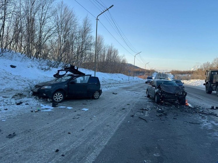 Chevrolet столкнулся с Volkswagen в Североморском районе