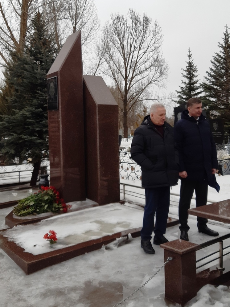 В Саратове почтили память погибшего прокурора Евгения Григорьева