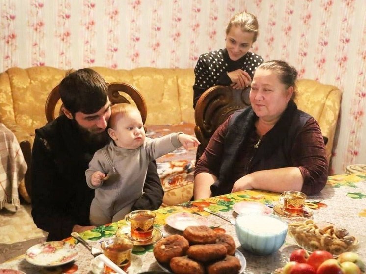 Меры поддержки семей участников СВО из Серпухова обсудили на ВКС с губернатором