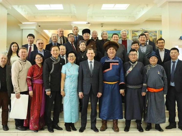 Мэр Улан-Удэ встретился с председателями землячеств Бурятии