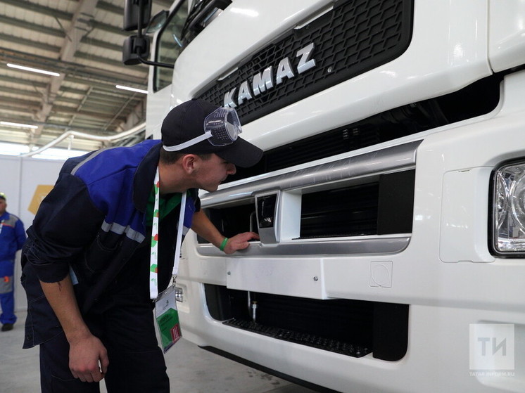 Работники челнинского завода КАМАЗ в среднем получают 75 тысяч рублей
