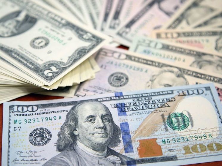 Объем иностранной наличной валюты у россиян превысил 8,7 триллиона рублей