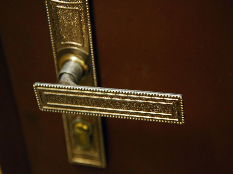 Житель Подмосковья запер в своей квартире собаку на несколько дней