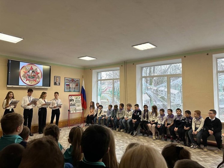 Акимовским школьникам рассказали о жизни и подвиге Григория Бояринова