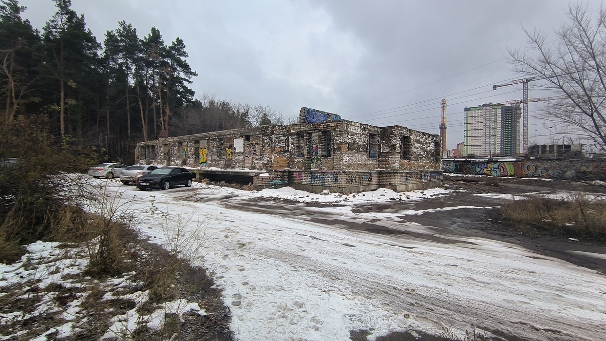 На руины «заброшки» в Северном районе пожаловались жители Воронежа
