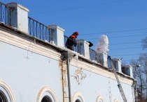 Помощь сотрудников МЧС России по Хабаровскому краю понадобилась прихожанам храма Покрова Пресвятой Богородицы в Хабаровске