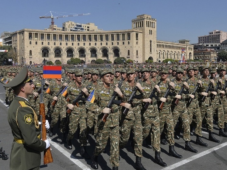 Объединенную группировку войск Армении и РФ возглавил новый командующий Артак Будагян