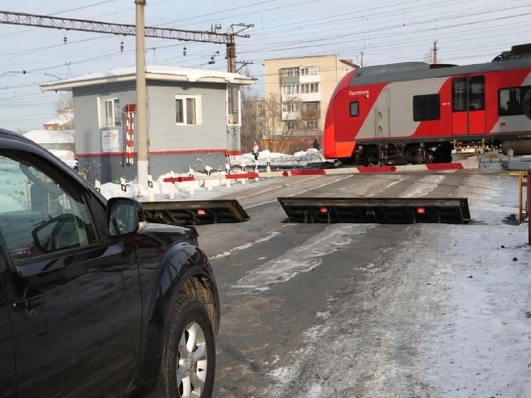 192 железнодорожных переездов отремонтируют на СвЖД