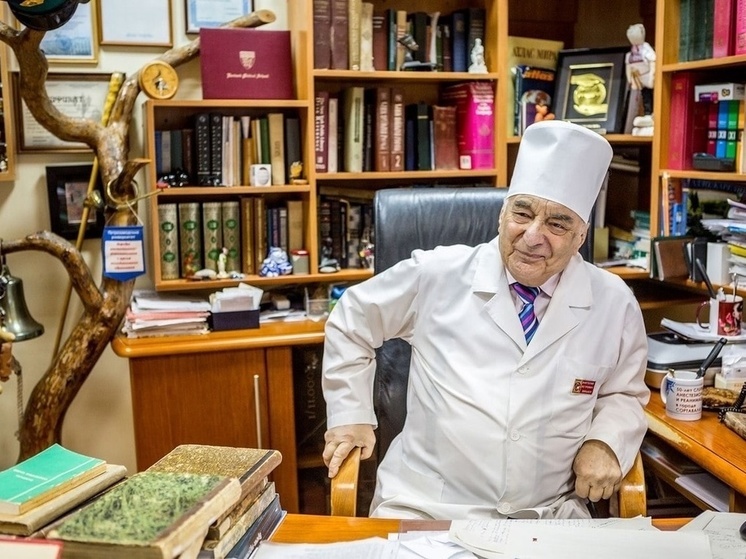 Мемориальную доску в память о профессоре Зильбере открыли в Петрозаводске