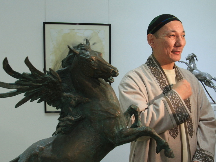 Выставка скульптур Данияра Сарбасова открылась в Алматы