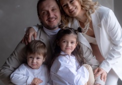 Волосожар Татьяна и Траньков Максим ждут третьего ребенка: фото прекрасной семьи