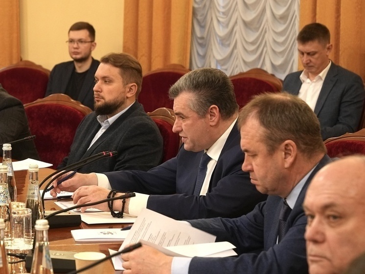 В Госдуме прошёл круглый стол о проблеме неравномерного развития регионов РФ
