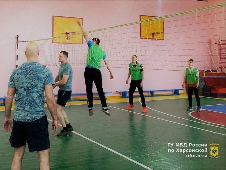 Старшеклассники Херсонской области выиграли в волейбол у полицейских
