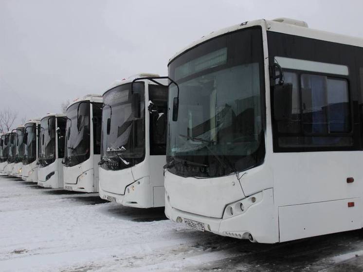 Десять новых автобусов поступили в Псковскую область