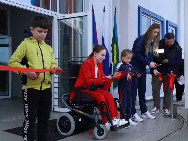 Бурлачко и Кондратьев приняли участие в церемонии открытия спорткомплекса в Мостовском