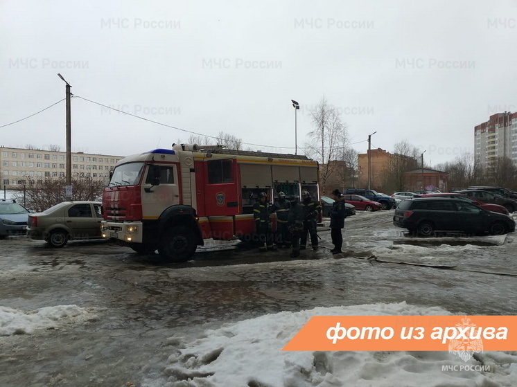 Легковушка загорелась на Московском шоссе в Тосно утром 14 февраля
