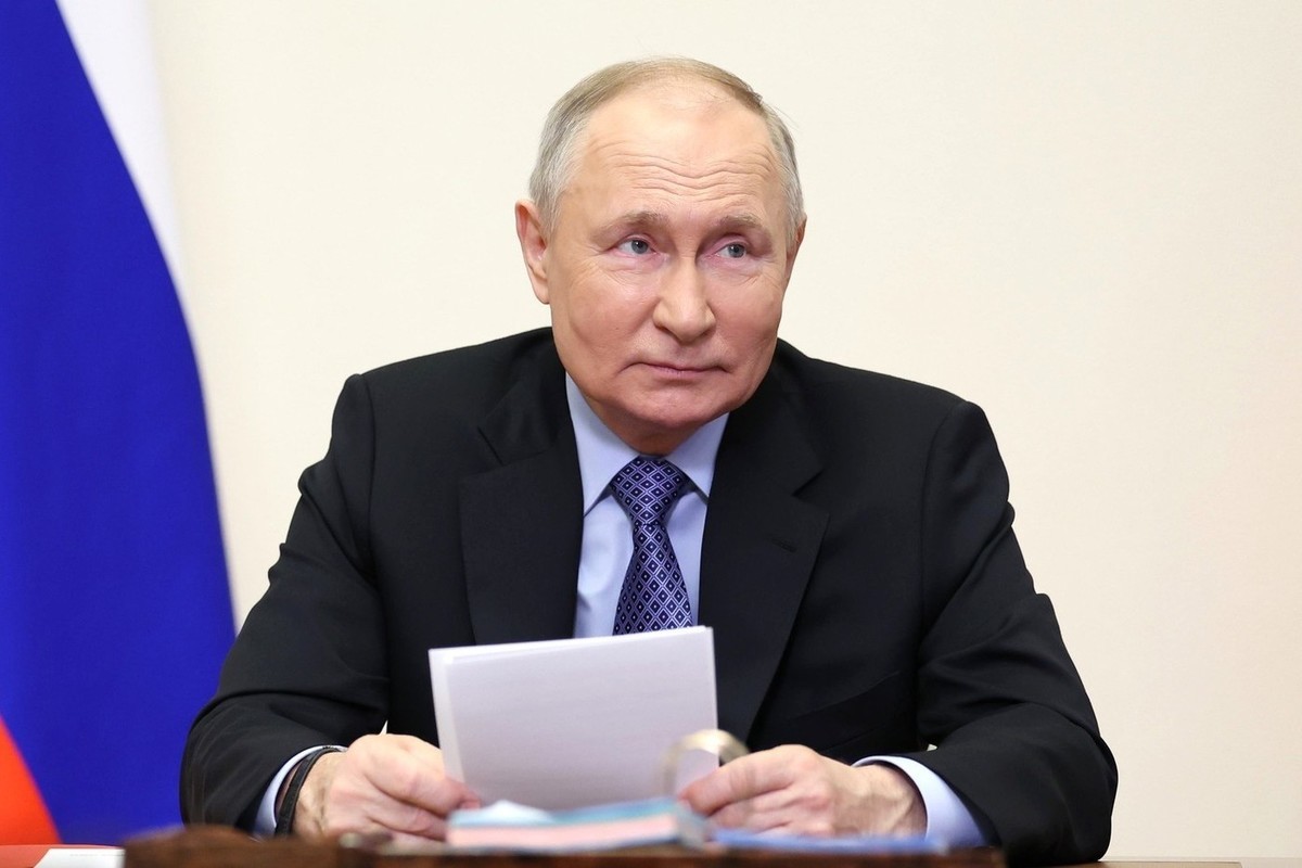Putin ordered to prepare a regulatory framework for increasing payments to doctors